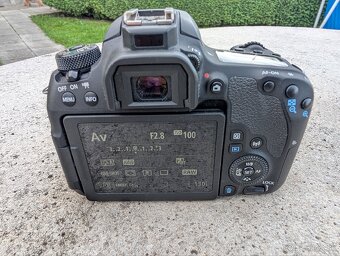 Canon EOS 77D + 50mm f/1.8 + 18-135mm f/3.5-5.6 - 7
