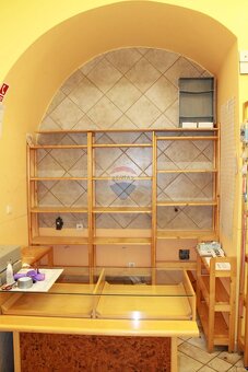 Prenájom obchodných priestorov na Dolnej ulici v Banskej Bys - 7