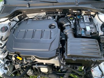 Predám havarovanú Škoda octavia 4 2.0tdi 85 kW 2023. - 7