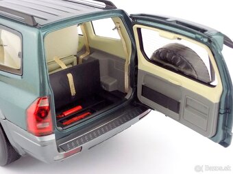 MITSUBISHI PAJERO 3.5L V6 V73 2006 – 1:18 SUN STAR - 7