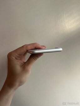 iPhone SE 2020 64gb - vada, čítať popis - 7