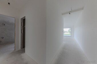 NA PREDAJ - nový, nezariadený 2-izbový byt so záhradou - Hru - 7