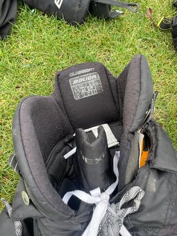 Predám hokejové veci - 7