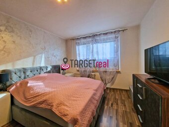 Na predaj veľký kompletne zariadený 3-izbový byt v centre Pi - 7