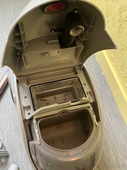 Vodný bezpracový vysávač - 7