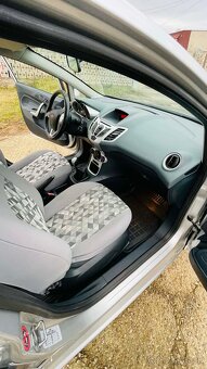 Ford fiesta - 7