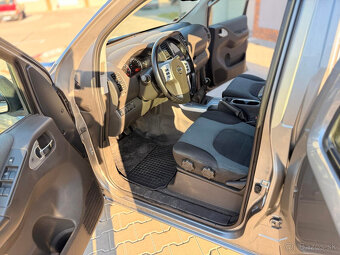 Nissan Navara 2.5 Double Cab - 7