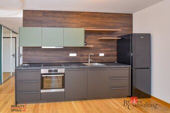 Na predaj: Moderný 2-izbový byt v srdci Bratislavy 7 poshod - 7