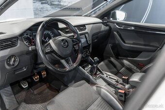 Škoda Octavia Combi 2.0 TFSI RS - 7
