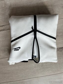 Predam nike techfleece mikinu bielu - 7