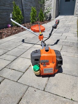 Husgvarna krovinorez 323 R2 - 7