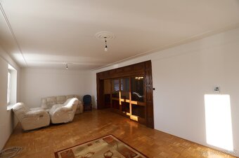 Kompletne zrekonštruovaný 5 izbový rodinný dom,pozemok 659m2 - 7