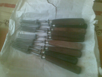 Predám tieto staré vidličky a+ nože v Bratislave a okolí - 7