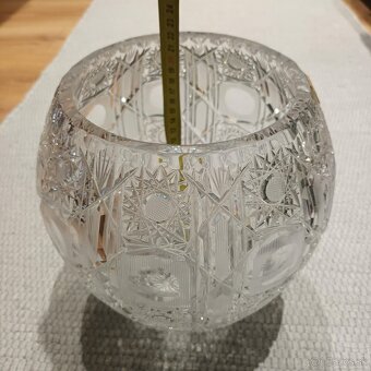 Brúsené sklo Bohemia Crystal - baňatá váza - 7