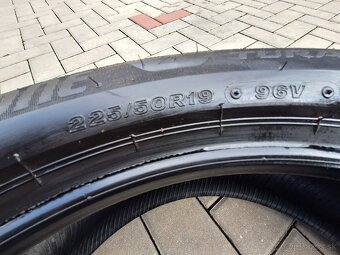 Predám letné Bridgestone 225/50R19 - 7