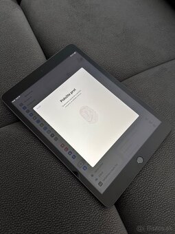 Apple iPad 9.Gen 64gb Wi-Fi Šedý - 7