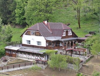 Na predaj jedinečné rodinné sídlo v prekrásnej prírode obce  - 7