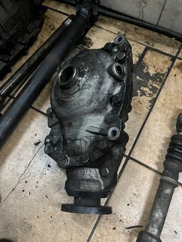 Rozpredám e61 530xd M57 automat - 7