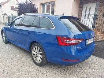 Škoda Superb Combi 2.0 TDI DSG - 7