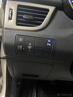 Hyundai i30 CW 1.6i Style - plná výbava - 7