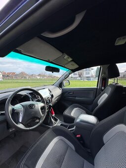 Toyota Hilux - 7