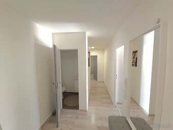Veľký, kompletne zrekonštruovaný byt Trenčín - 7