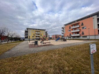 Prenájom 2-izbového bytu s garážovým parkovaním na Zongorke - 7