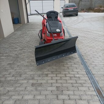 Snehová otočná radlica na kosačku - 7