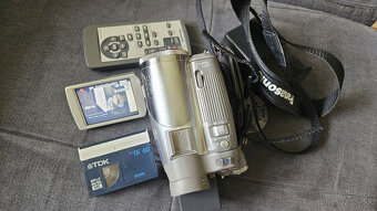 Kvalitná 3CCD digitálna kamera PANASONIC - 7