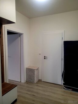 Predám 2-izbový byt v bytovom dome Cross - 7