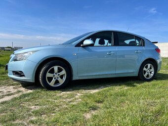 Predám Chevrolet Cruze 1,8 - 7