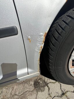 Predám VW golf IV, 1,4 benzin ročník 2002 - 7
