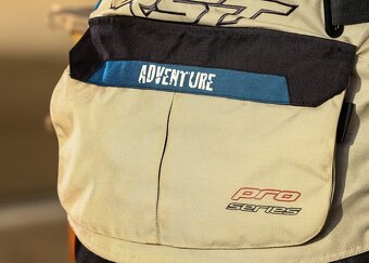 Predám moto bundu a nohavice RST Adventure - 7