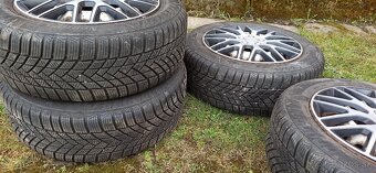 Zimné 205/55 R16 + disky a puklice - 7
