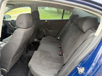 Volkswagen Passat 2.0 TDi DSG - 7