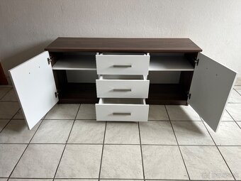 Skrinka pod TV - 7