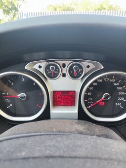 Ford Focus Kombi 1.8 - 7