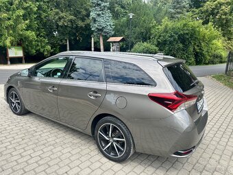 Predám Toyota Auris Tourning Sports 1.6 benzín Automat - 7