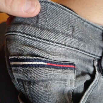 Tommy Hilfiger šedé slim straight streč - 7