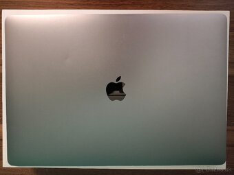 MacBook Pro 2018 | i7 • 16GB • 256GB SSD - 7
