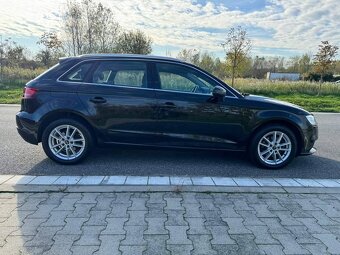 Audi A3 Sportback 30TFSI 6M
- 7