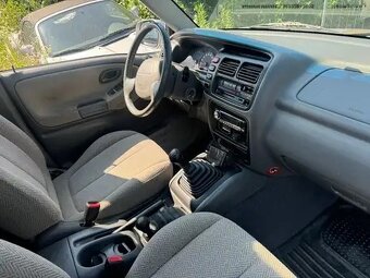 Suzuki Grand Vitara 2.5 V6 benzin 2000 - 7