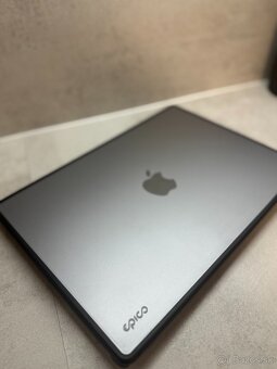 Macbook Pro M3 , 14 palcový - 7