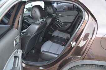 Mercedes-Benz GLA 180d A/T AMG Line - 7