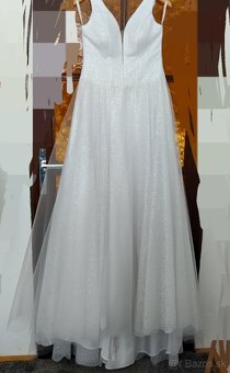 Trblietavé svadobné šaty - 7
