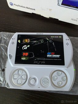 PSP go Pearl White - 7