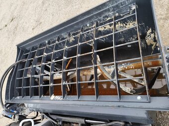 Nakladač Bobcat S330 + príslušenstvo. - 7
