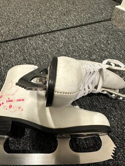 Dievčenské korčule na ľad č. 33 EU - 7