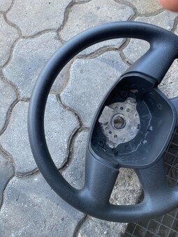 Predám nezodrany volant neošuchany do škoda - 7