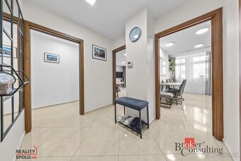 Na predaj: Krásny 2izbovy byt s balkónom a výhľadom na Brat - 7